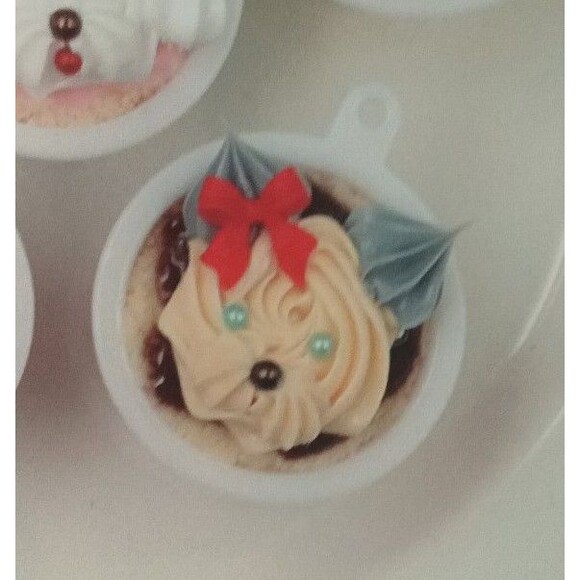 mini cupcake dog charm / keychain - Picture 6 of 7